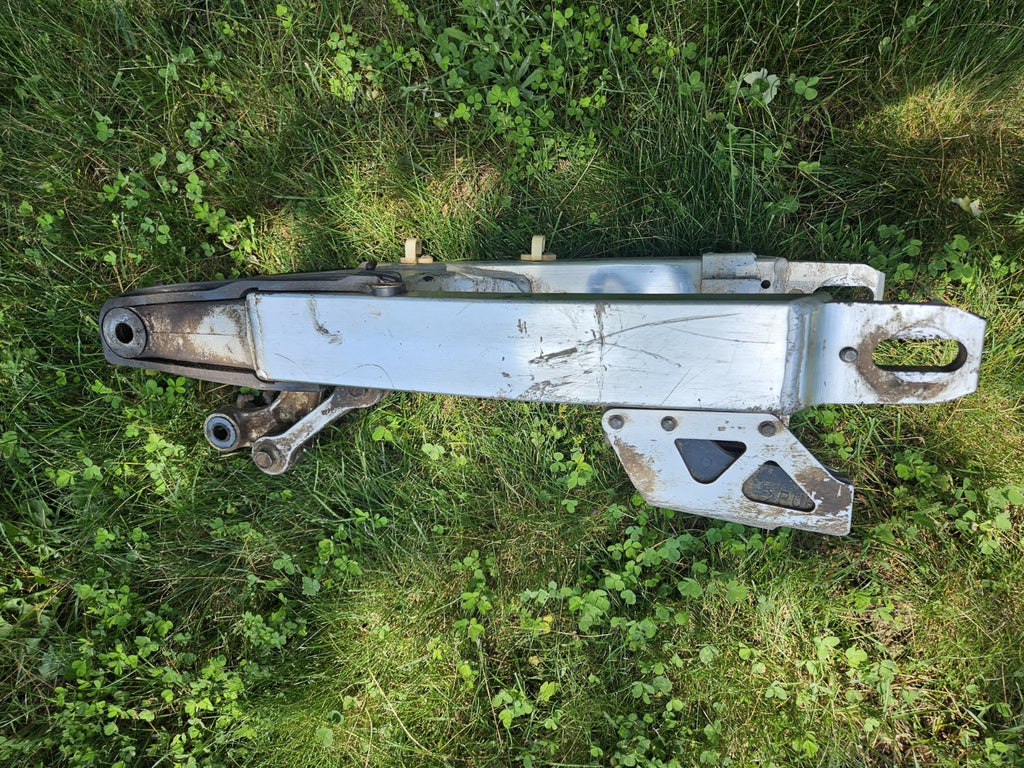 00-23 SUZUKI DRZ 400E DRZ 400 OEM SWINGARM LOWER LINKAGE LINKS