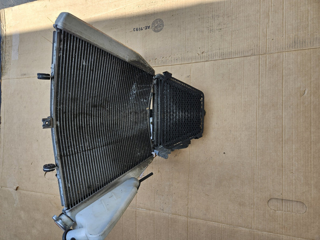 Suzuki Radiator GSXR 1000 2012-2016 OEM 17710-47H10 OIL Cooler, FAN, RESERVOIR