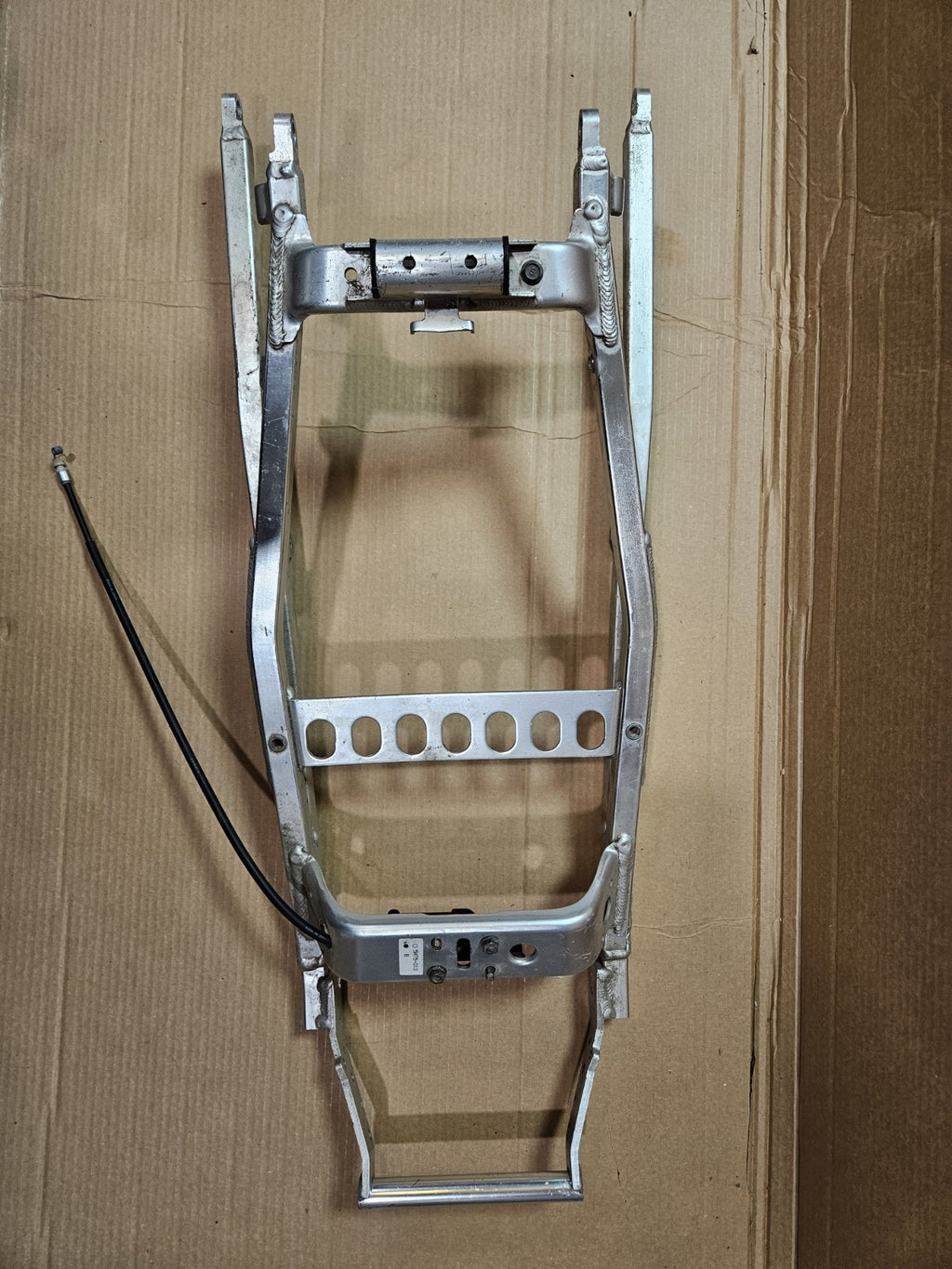 99-02 2001 YAMAHA YZF R6 OEM STRAIGHT REAR SUBFRAME BACK SUB FRAME