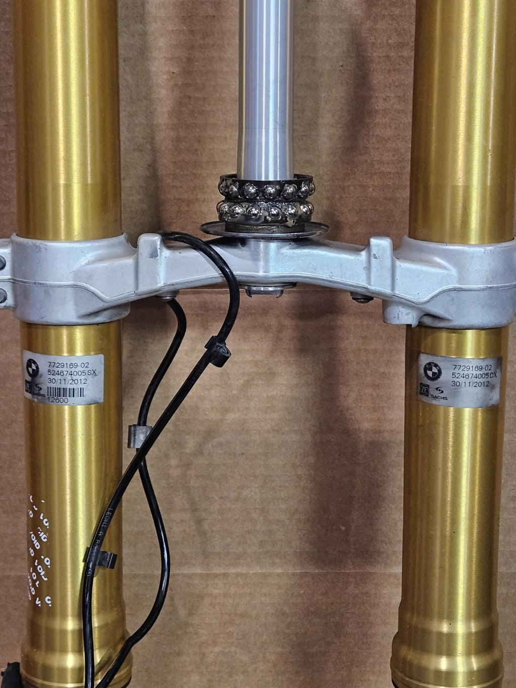 2013 10-14 BMW S1000RR Front Fork Suspension Damper Lower Triple Tree Assembly