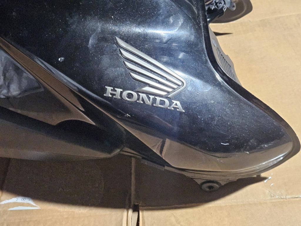 08-16 CB1000R SMALL DENT GAS TANK FUEL CELL PETROL RESERVOIR BLACK OEM