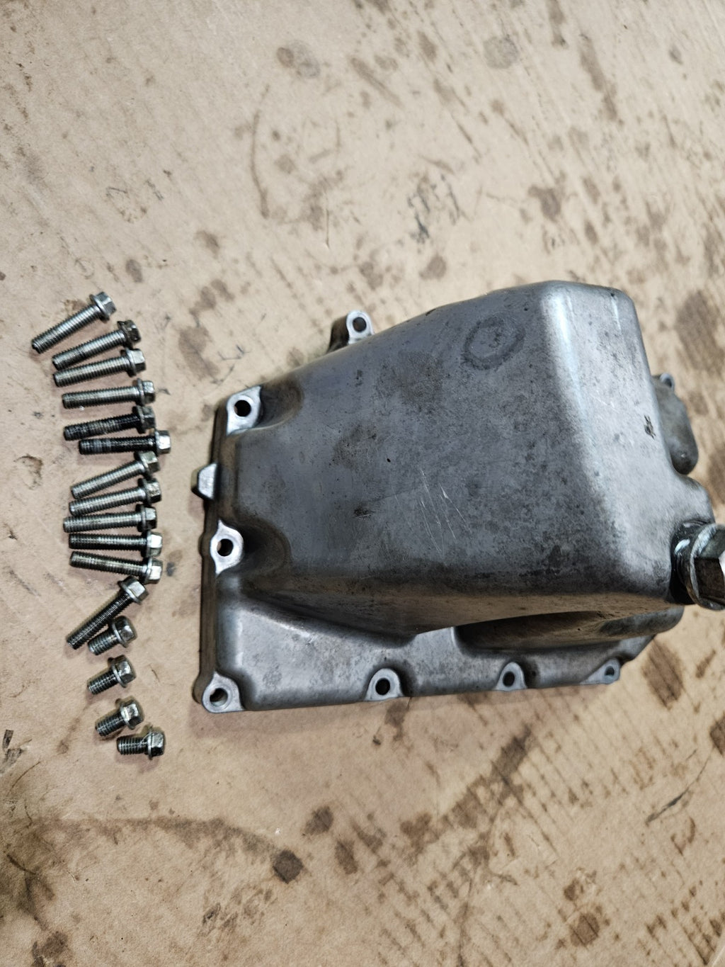 2015 12-16 Suzuki GSXR 1000 GSXR1000 Oil Pan Sump Engine Belly Cover Lower Motor