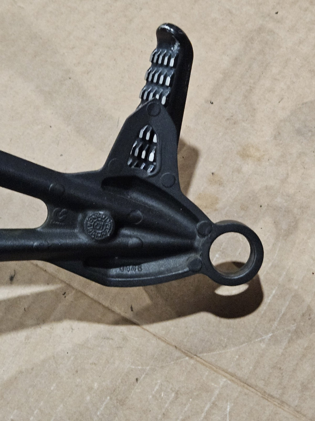 13-18 ZX6R 636 REAR BACK GENUINE OEM PASSENGER FOOT PEG PEGS LEFT RIGHT BRACKET