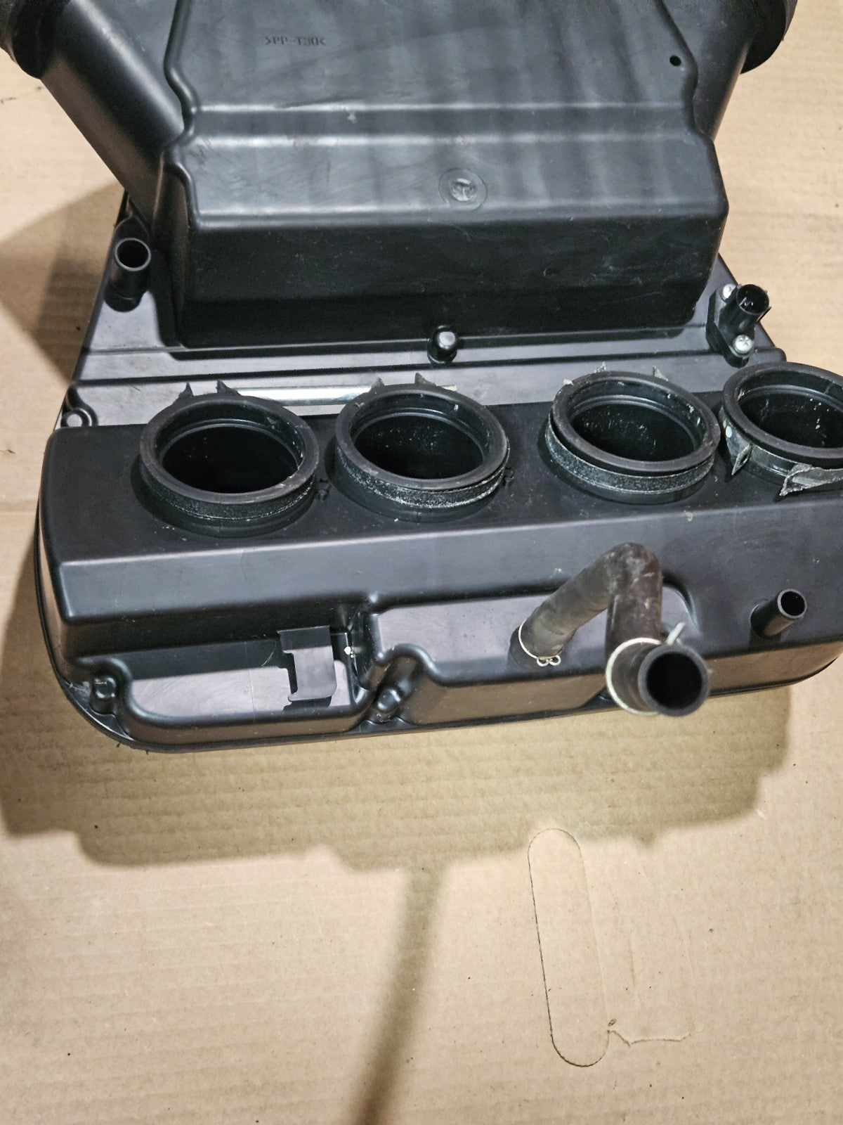 2008-2021 Suzuki Hayabusa GSX1300R Motorcycle Air Intake Box Airbox OEM Assembly