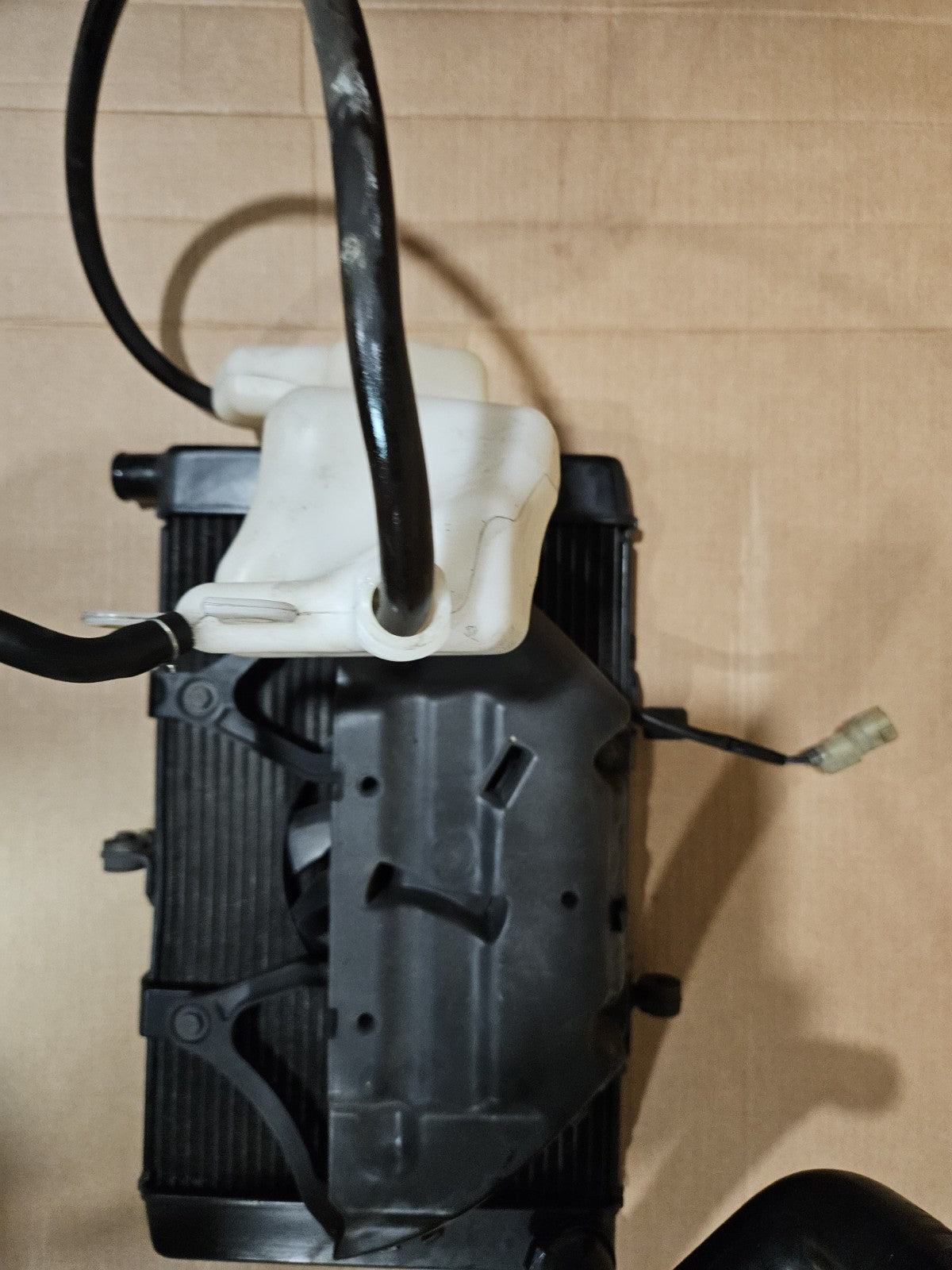 2011  HONDA CB1000R ENGINE RADIATOR MOTOR COOLER COOLING RADIATER Assembly Fan