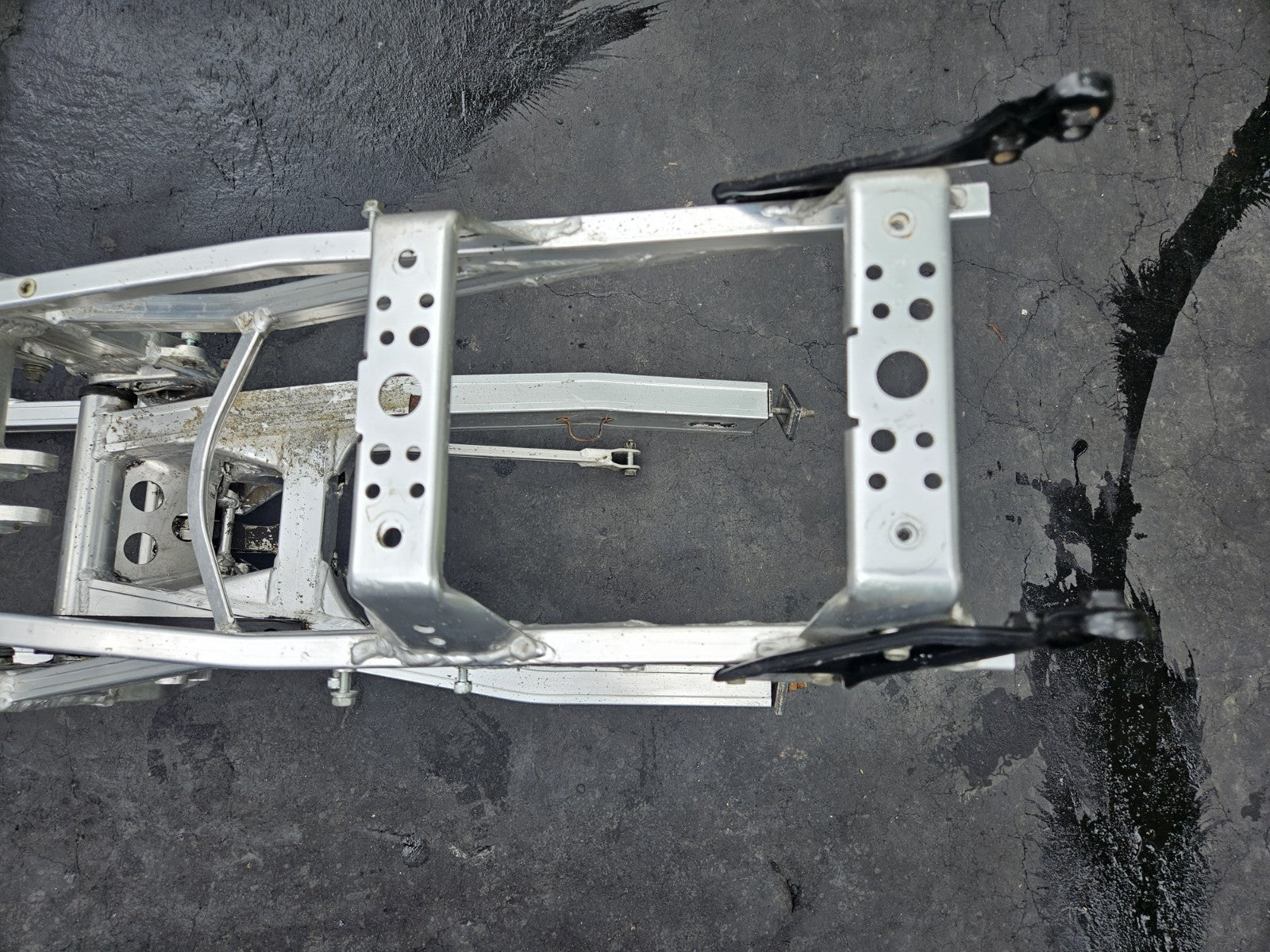 1987 SUZUKI GSXR 1100 OEM STRAIGHT MAIN FRAME CHASSIS STRAIGHT W PAPERS