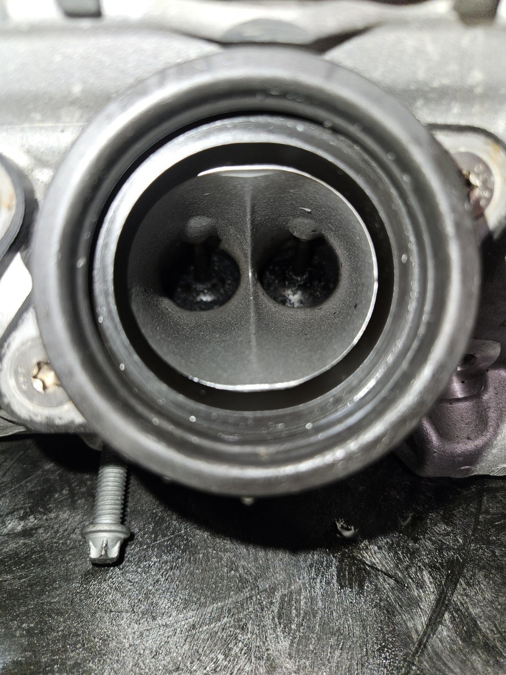 15-19 2015 BMW S1000RR Motor Engine OEM Cylinder Head 11127713134-06