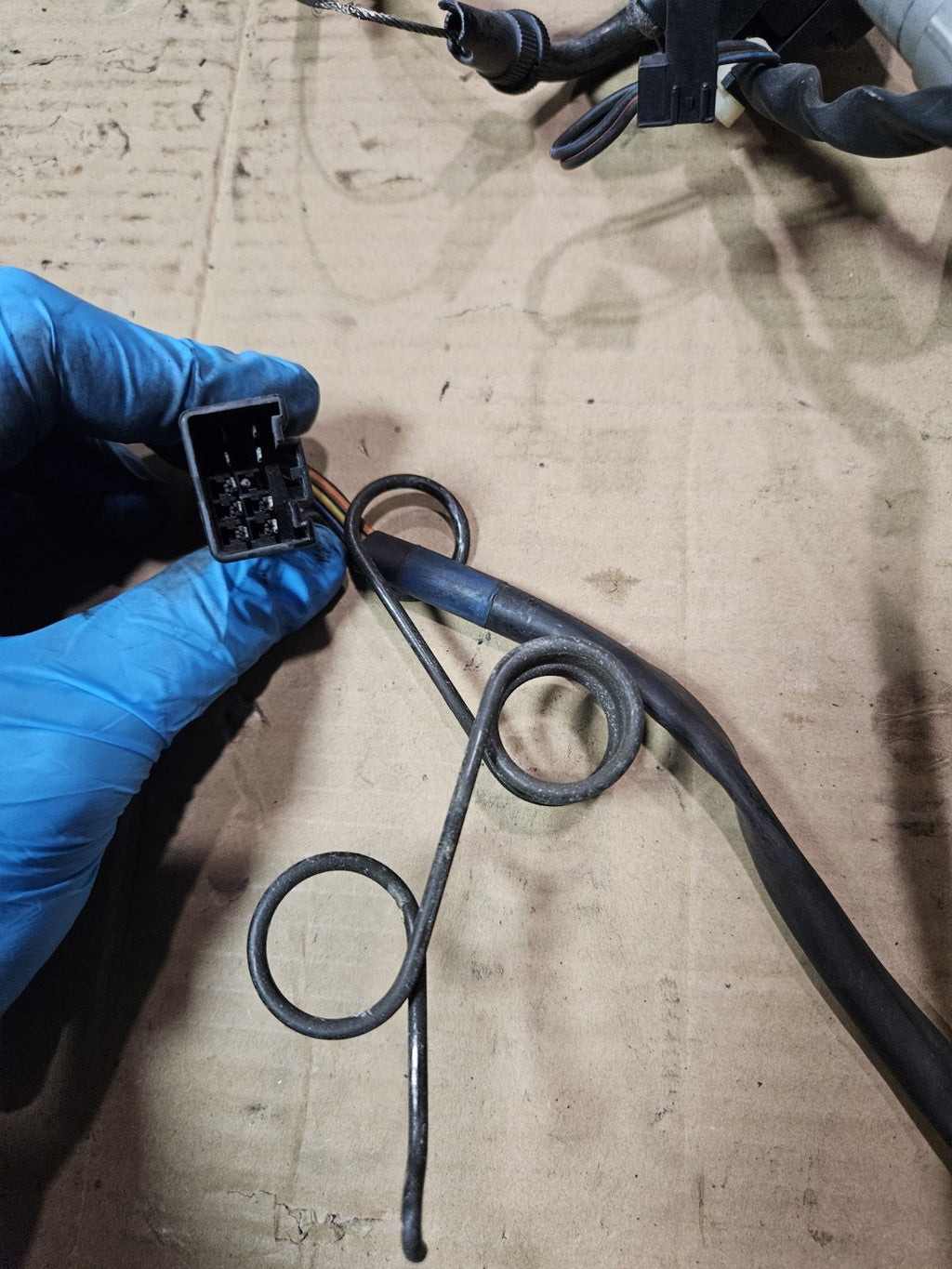 00-03 SUZUKI GSXR 750 OEM RIGHT CLIP ON HANDLEBAR W SWITCHES 37200-27E31