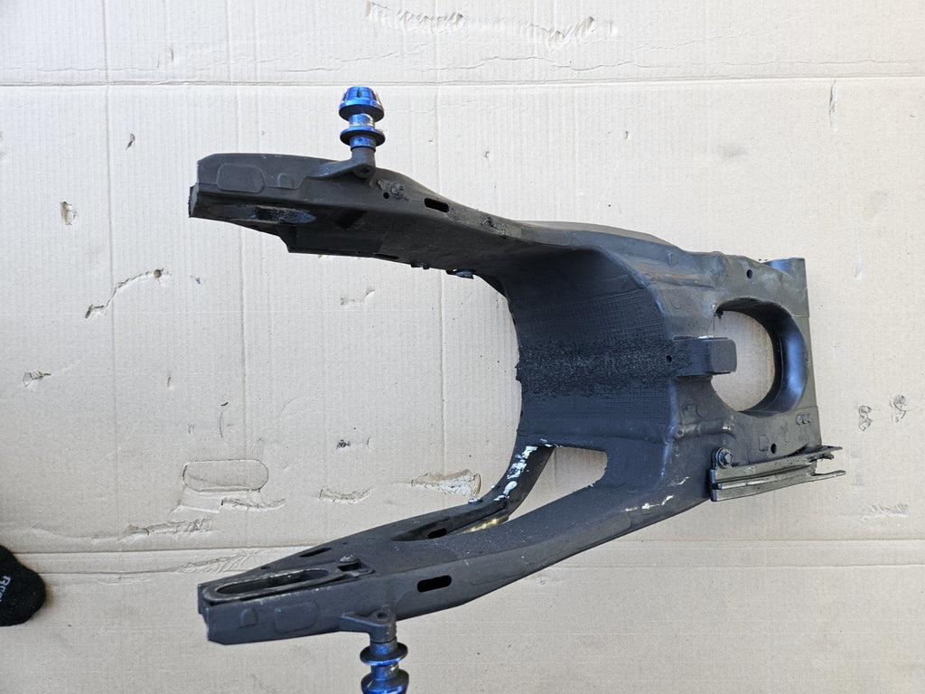 09-16 2015 SUZUKI GSXR1000 OEM REAR SWINGARM BACK SUSPENSION SWING ARM