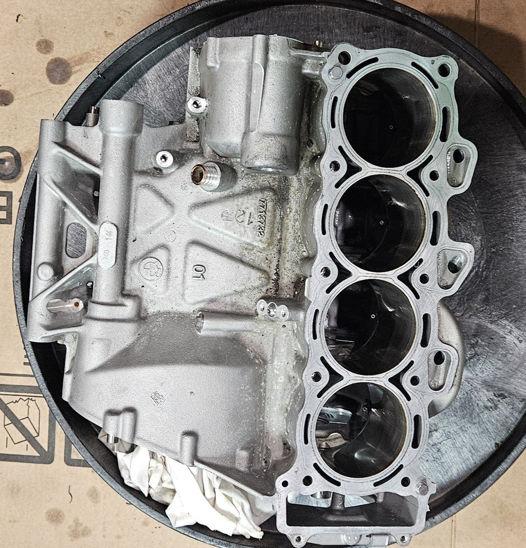 15-19 BMW S1000RR HP4 Genuine OEM Crankcase Bottom End Engine Block Cases Set