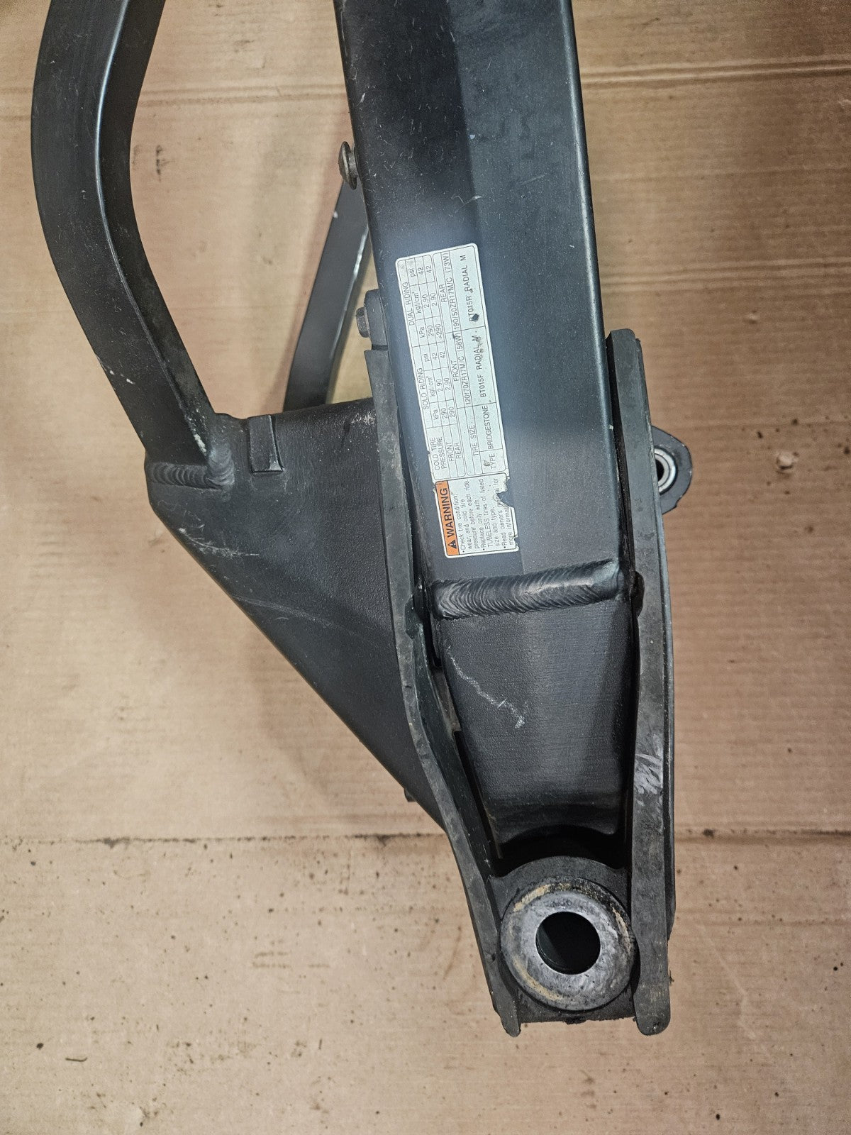 2009 08-20 Suzuki Hayabusa Rear Back Swingarm Shock Swing Arm Suspension OEM