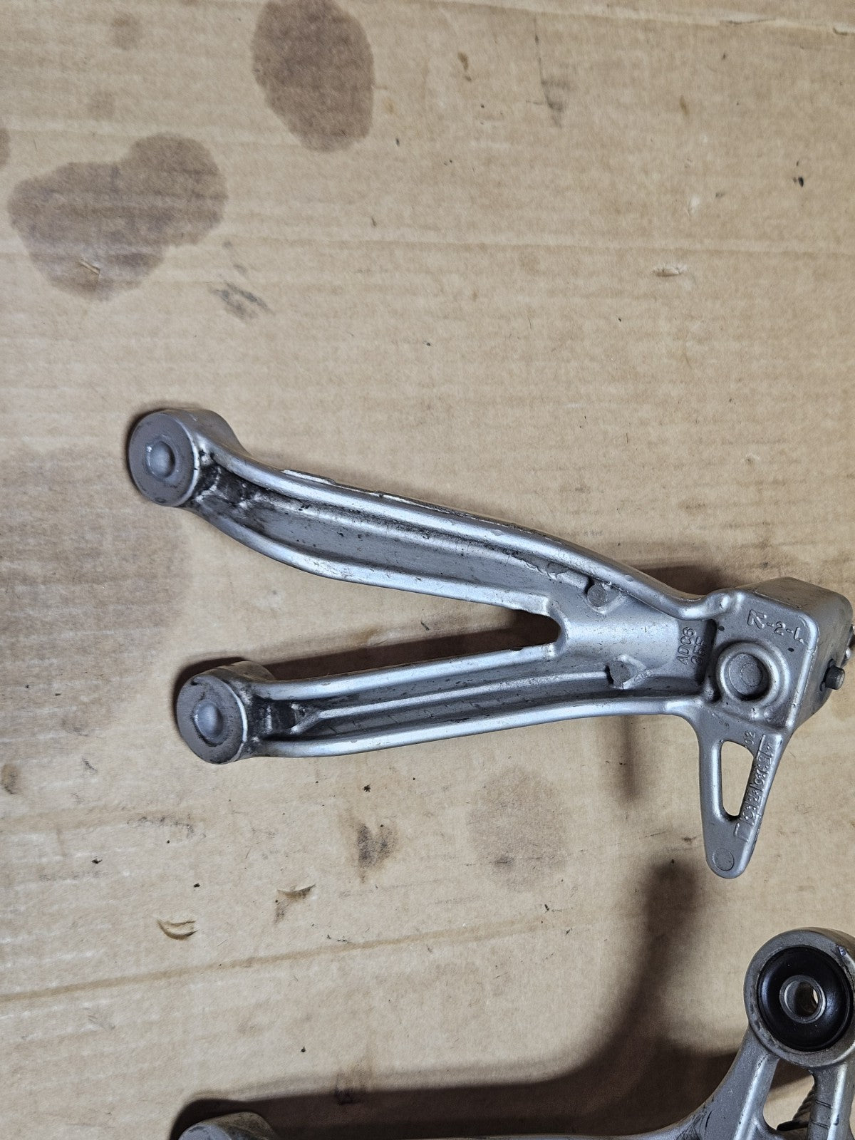 2001-2003 Suzuki GSXR750 Rear Back Passenger Foot Peg Set Pair OEM