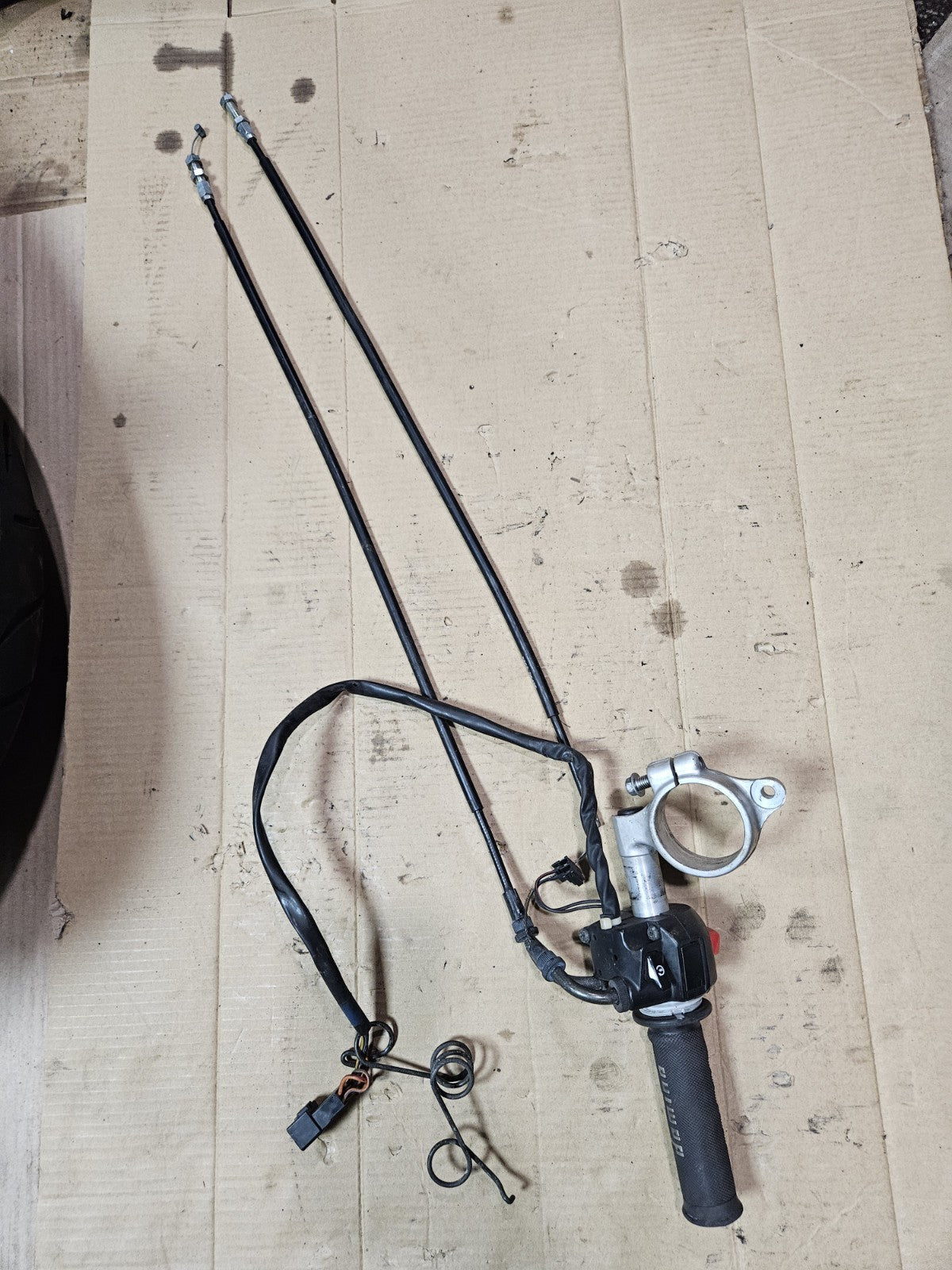 00-03 SUZUKI GSXR 750 OEM RIGHT CLIP ON HANDLEBAR W SWITCHES 37200-27E31