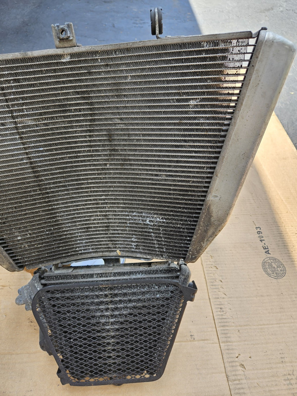 Suzuki Radiator GSXR 1000 2012-2016 OEM 17710-47H10 OIL Cooler, FAN, RESERVOIR