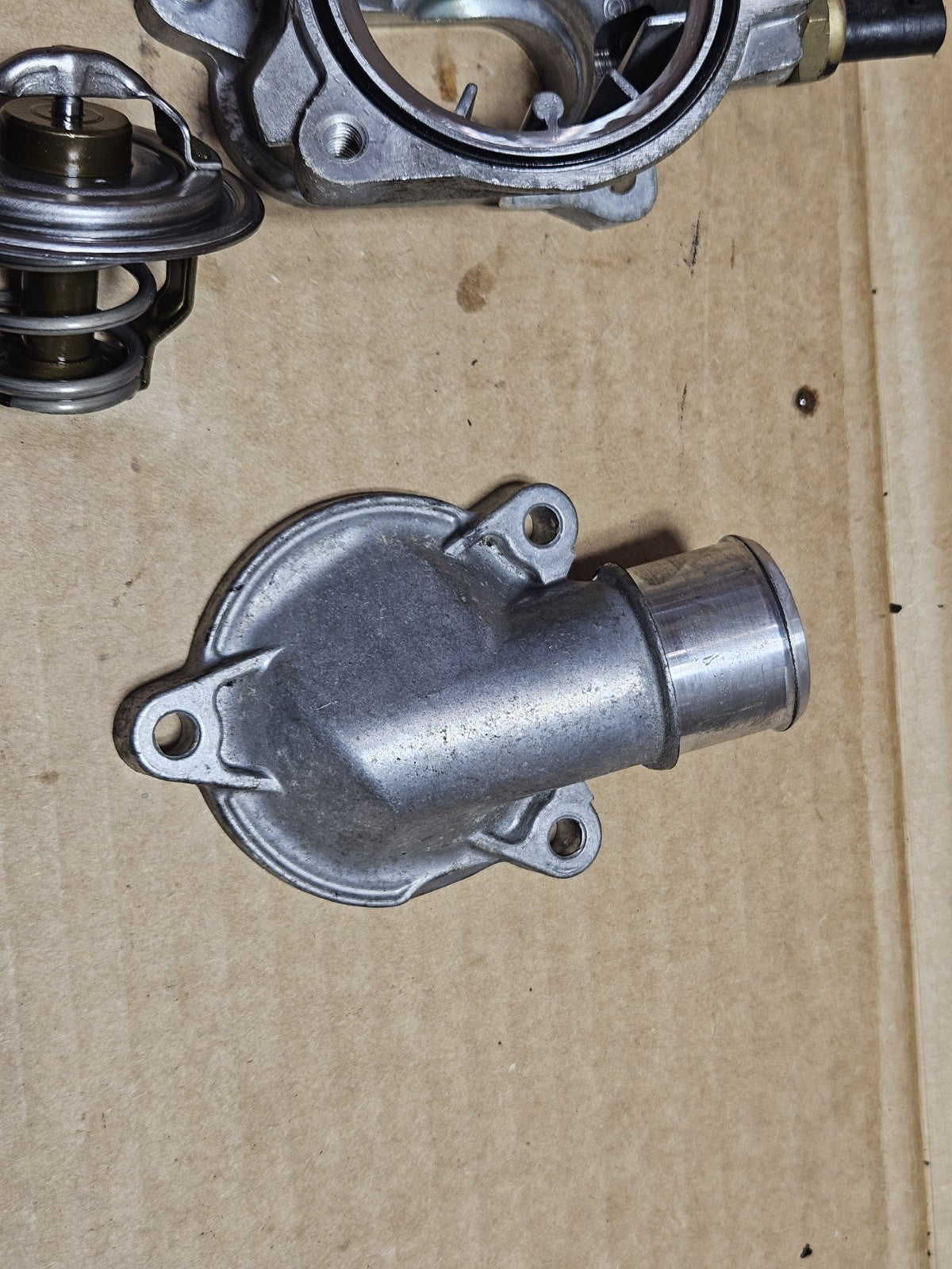 12 13 14 15-18 2013 BMW S1000RR Engine OEM Thermostat Housing Sensor THERMOSTAT