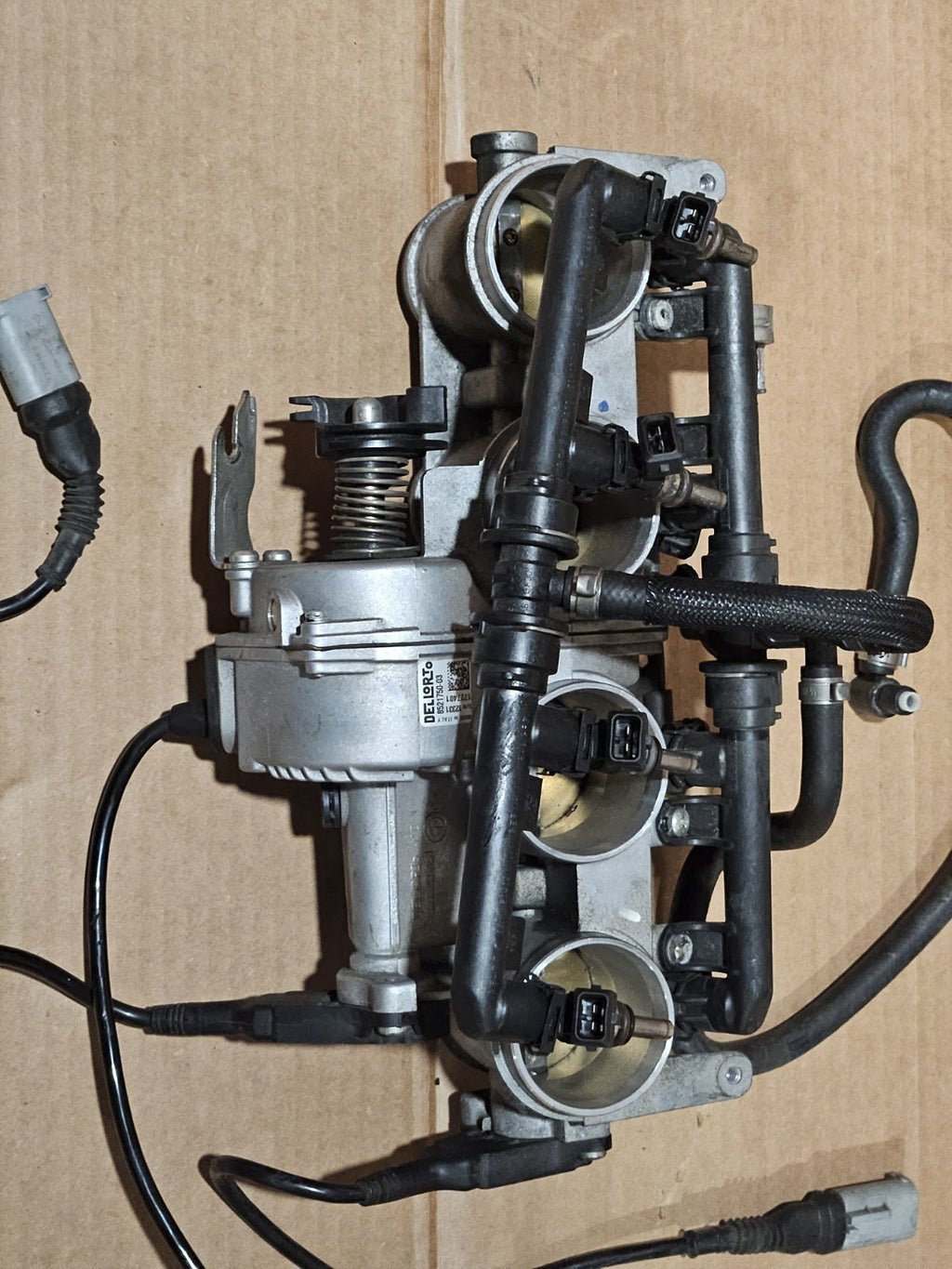 2013 09-14 BMW S1000RR OEM THROTTLE BODIES BODY FUEL INJECTORS CARBS OEM