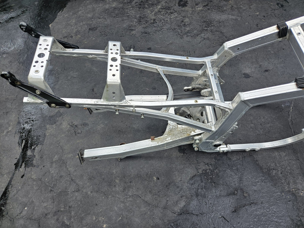 1987 SUZUKI GSXR 1100 OEM STRAIGHT MAIN FRAME CHASSIS STRAIGHT W PAPERS