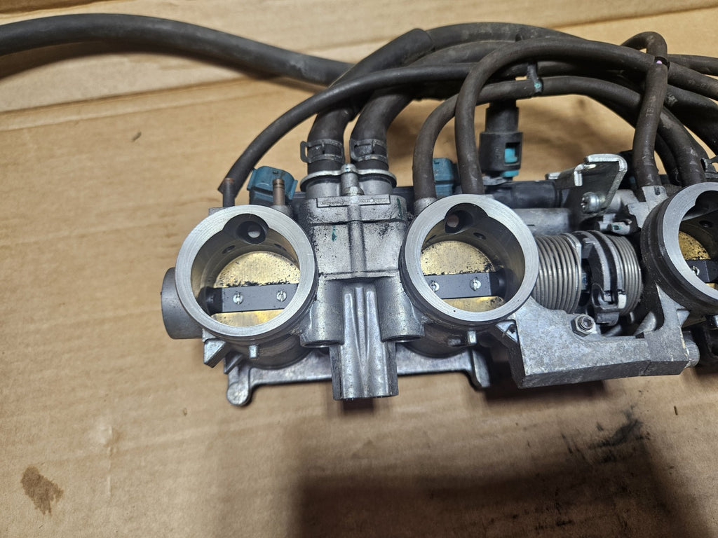 11-16 2011 OEM Honda Cb1000r Throttle Body 16401-mfn-l62