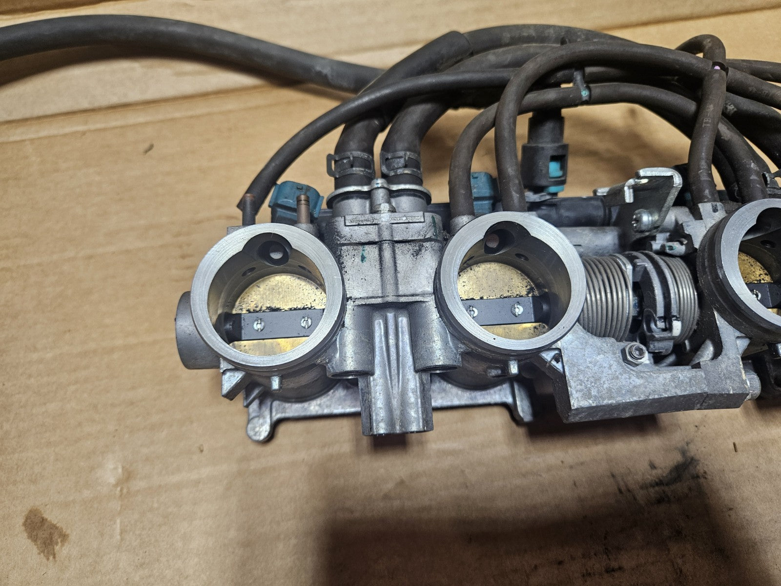 11-16 2011 OEM Honda Cb1000r Throttle Body 16401-mfn-l62