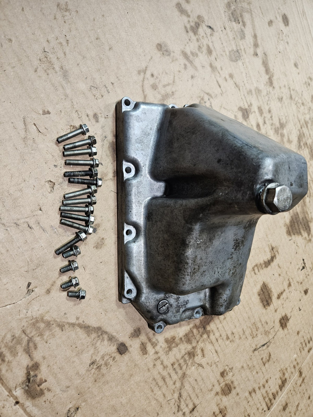 2015 12-16 Suzuki GSXR 1000 GSXR1000 Oil Pan Sump Engine Belly Cover Lower Motor