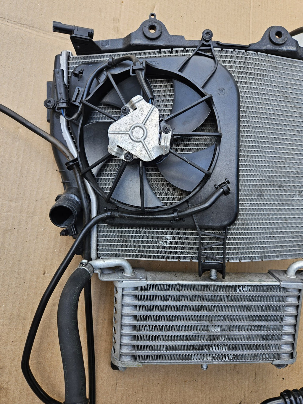 15-19 BMW S1000RR Complete RADIATOR Engine Cooling Oil Cooler Reservoir