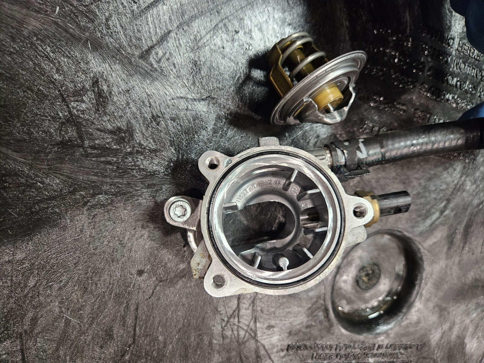 2015 13-16 BMW S1000R S1000 Engine Water Pump Chain Rotor Cover Lot Thermostat