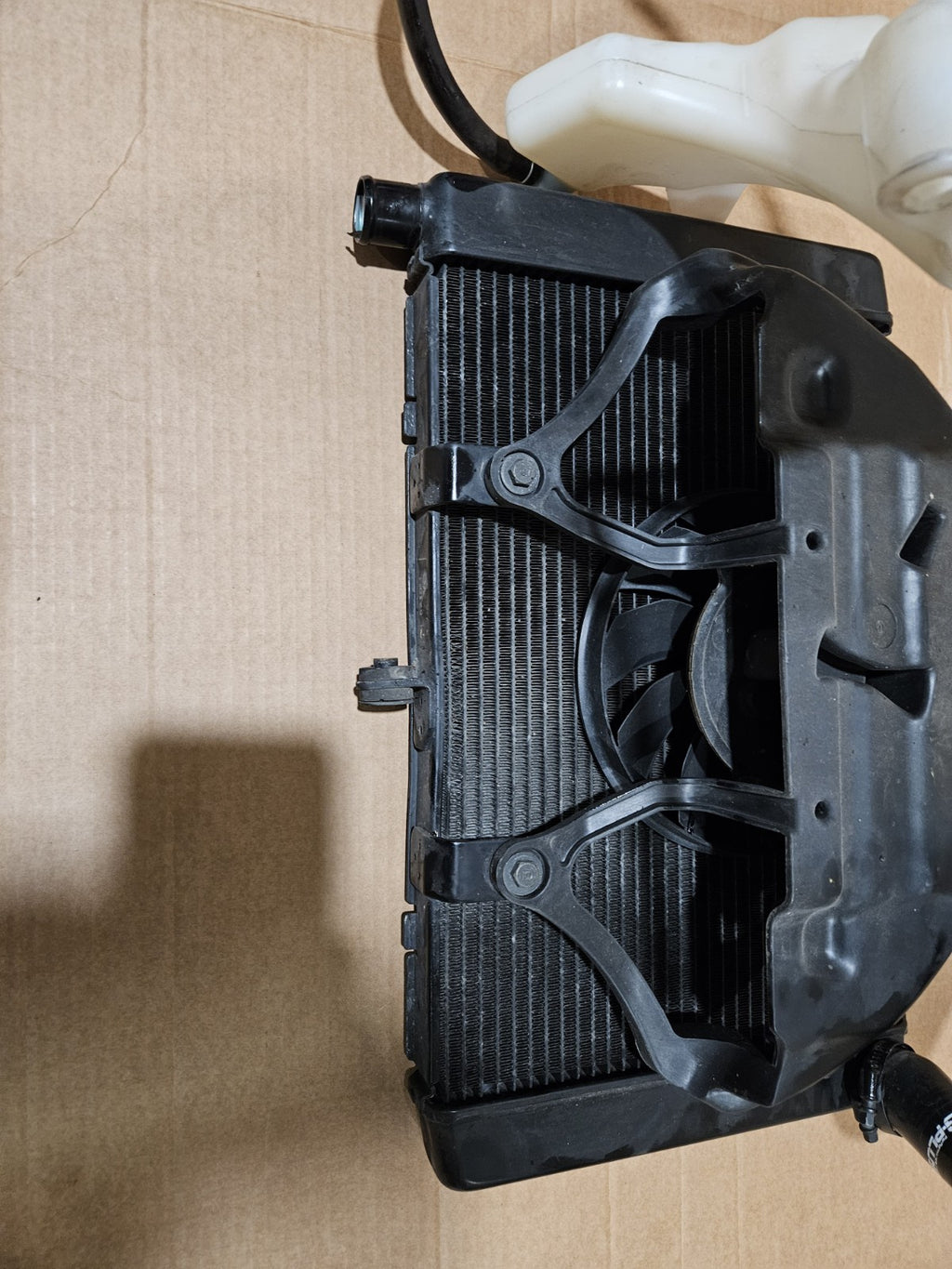 2011  HONDA CB1000R ENGINE RADIATOR MOTOR COOLER COOLING RADIATER Assembly Fan