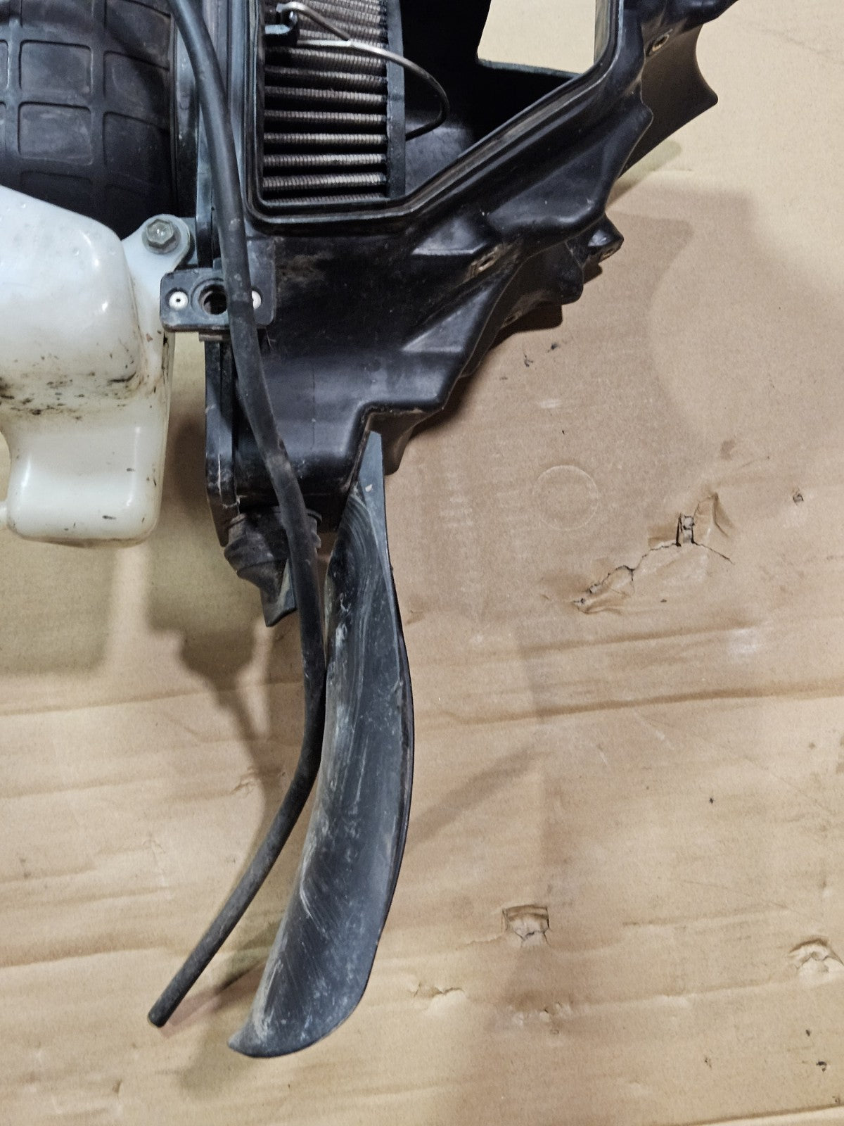 GENUINE OEM 2005 SUZUKI DRZ400S AIRBOX AIR BOX FILTER CHAMBER CLEANER HOUSING OE