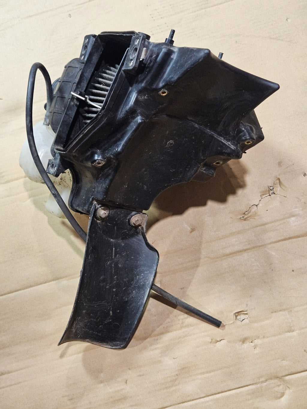 GENUINE OEM 2005 SUZUKI DRZ400S AIRBOX AIR BOX FILTER CHAMBER CLEANER HOUSING OE