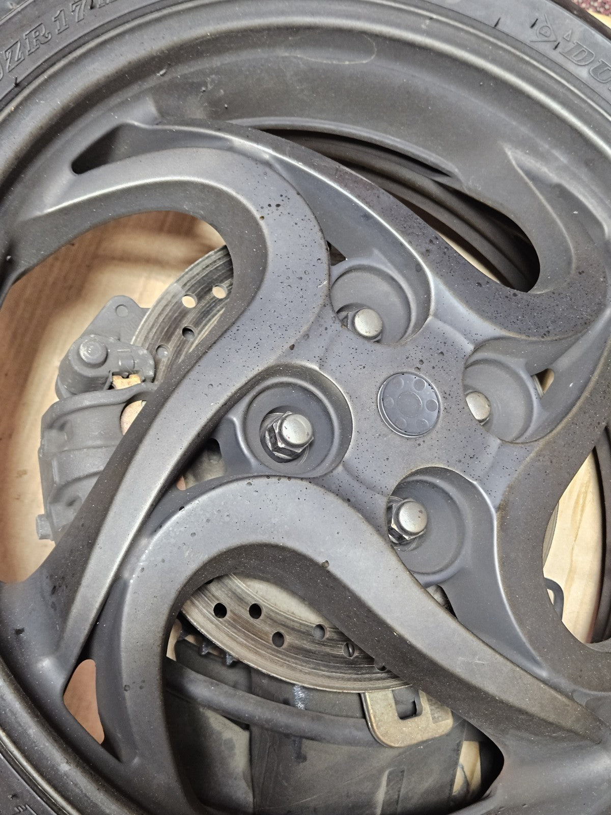 2011 HONDA CB1000R REAR SWINGARM BACK SUSPENSION SWING ARM Complete Rear Rim