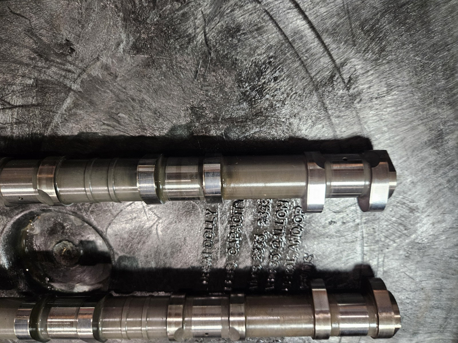 15-19 2015 BMW S1000RR Motor Engine OEM Cylinder Head 11127713134-06