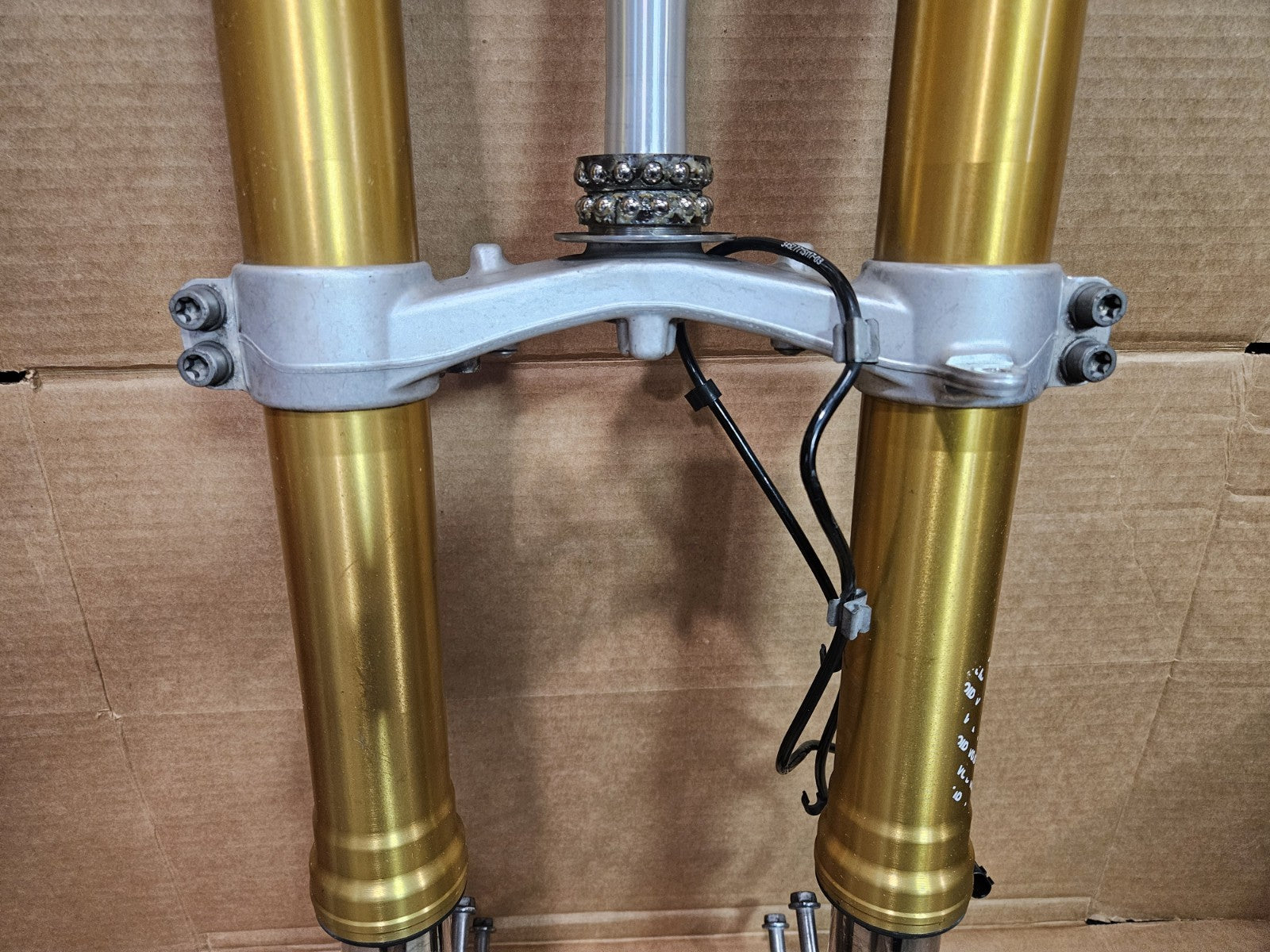 2013 10-14 BMW S1000RR Front Fork Suspension Damper Lower Triple Tree Assembly