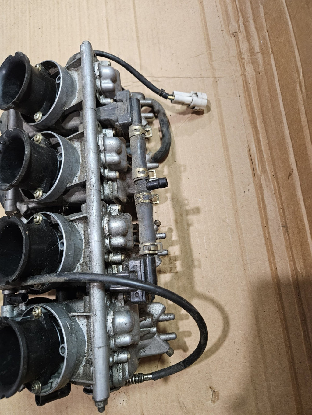 99 00 01 02 YAMAHA YZFR6 YZF R6 OEM carburetor carbs throttle bodies