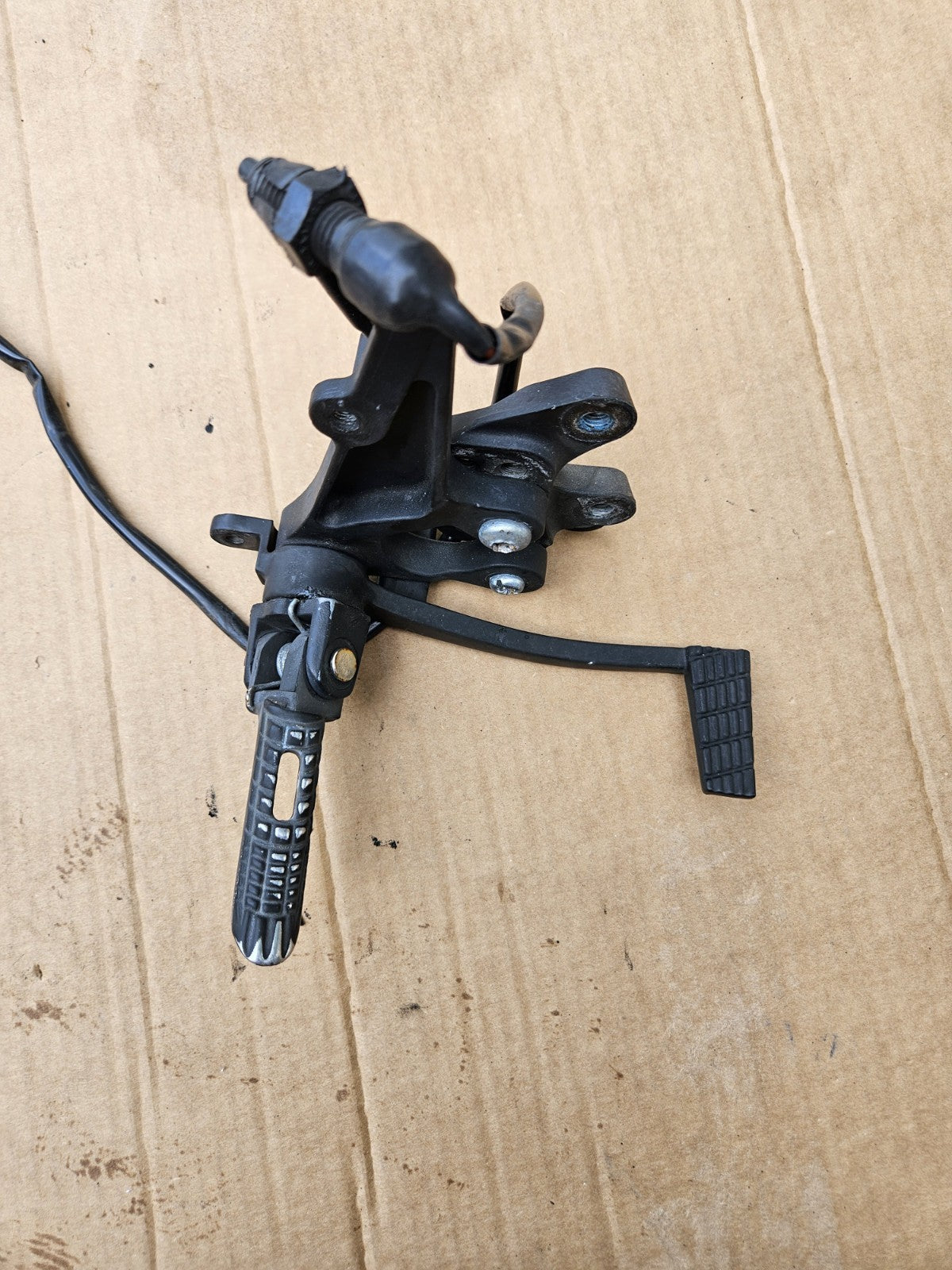 Suzuki GSXR 1000 2015-2016 RH Rear Set Foot Rest Peg Complete OEM 43541-47H10