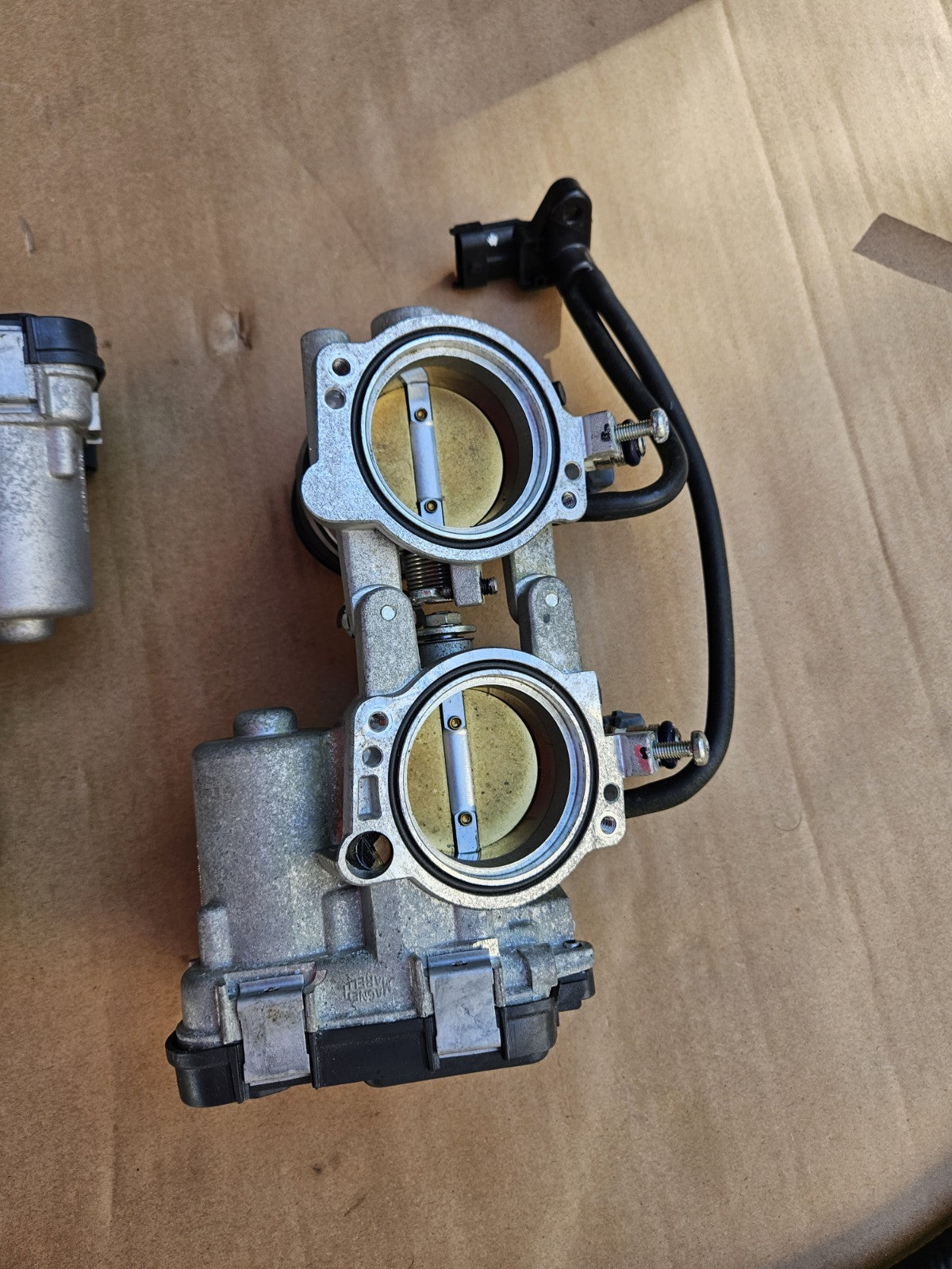 Aprilia RSV4 1100 V4 21+ 2022 OEM Front & Rear Throttle Bodies Body Intake TPS