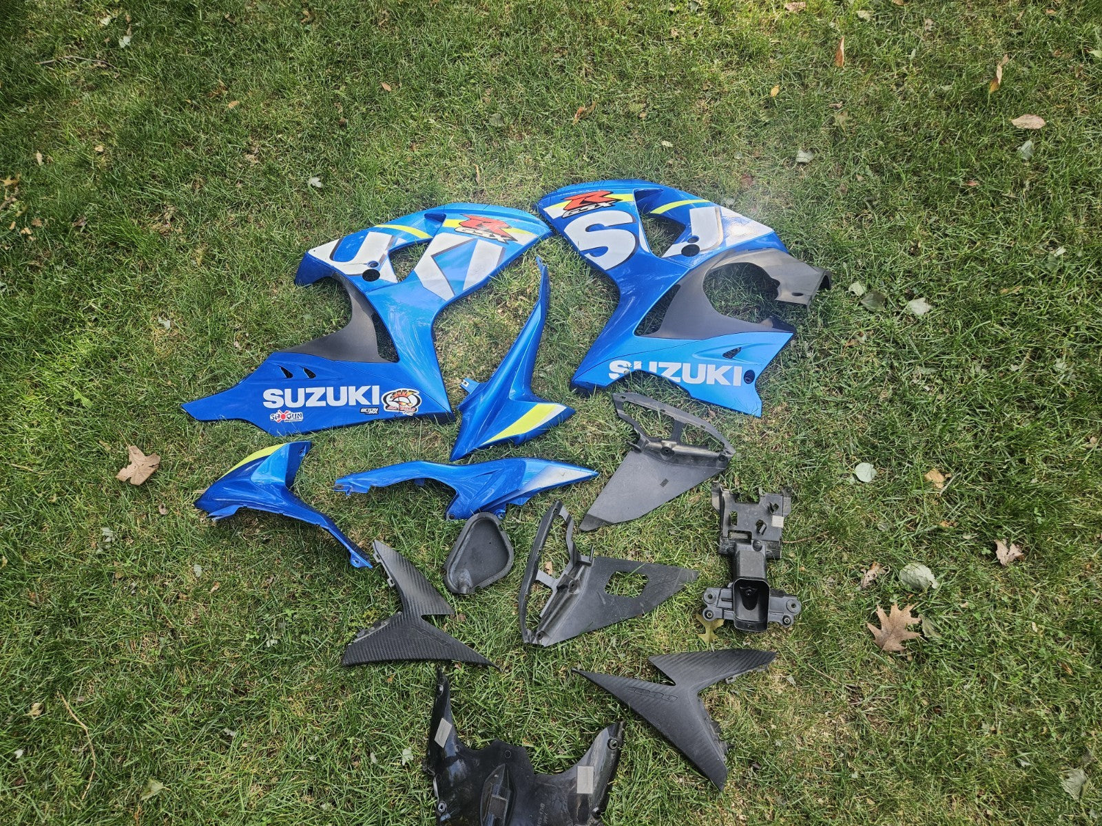OEM Fairing Plastic SUZUKI GSXR 1000 2009-2016 OEM LOT ASSORTED. SEE DESCRIPTION