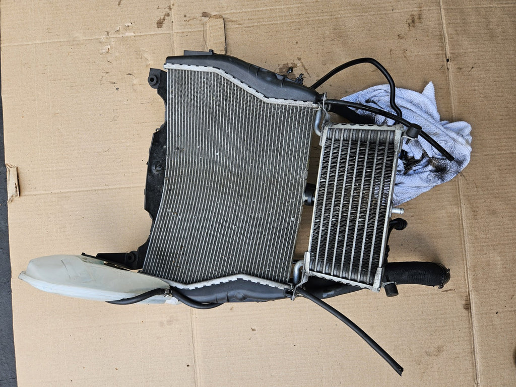 15-19 BMW S1000RR Complete RADIATOR Engine Cooling Oil Cooler Reservoir