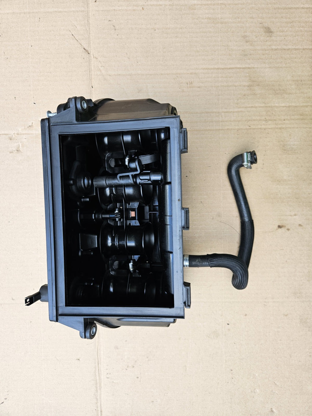 15-18 BMW S1000RR Intake Air Box Filter Cleaner 8528973 OEM Air Box