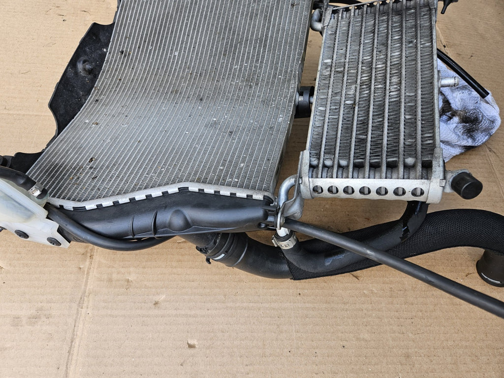 15-19 BMW S1000RR Complete RADIATOR Engine Cooling Oil Cooler Reservoir