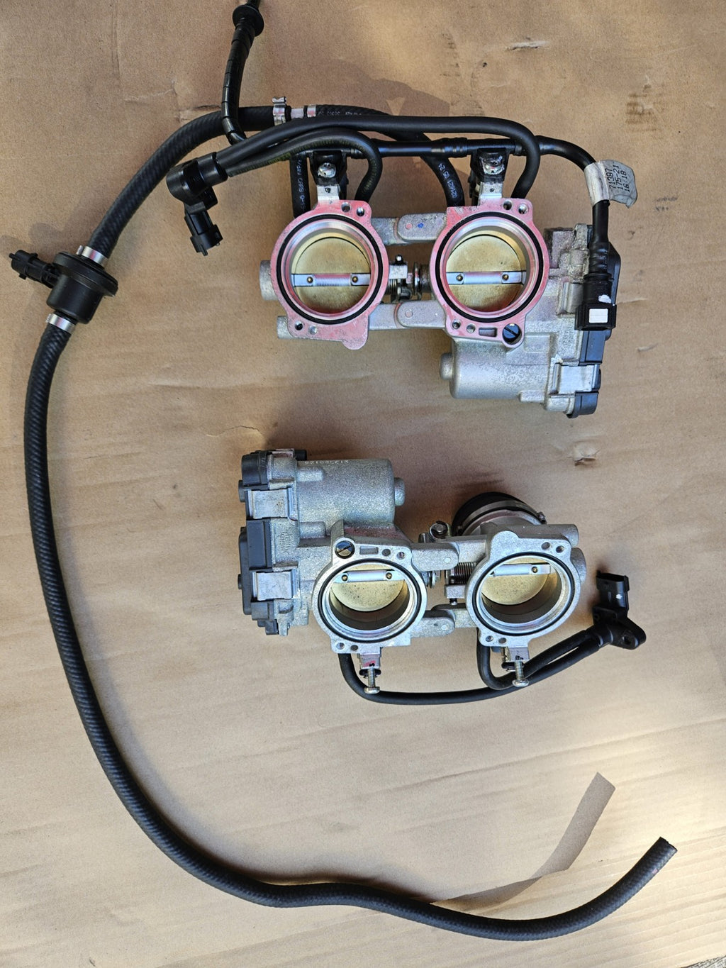 Aprilia RSV4 1100 V4 21+ 2022 OEM Front & Rear Throttle Bodies Body Intake TPS