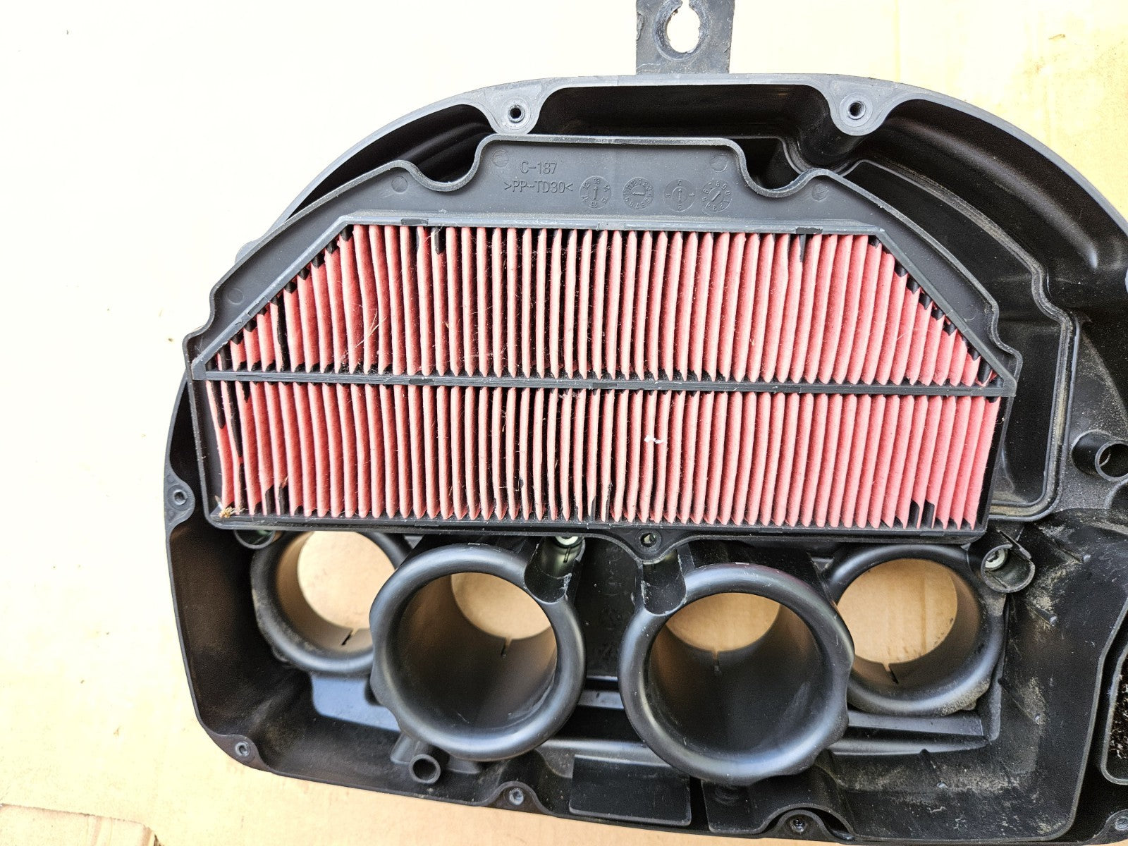 09-16 Suzuki GSXR 1000 Intake Air Box Filter Cleaner