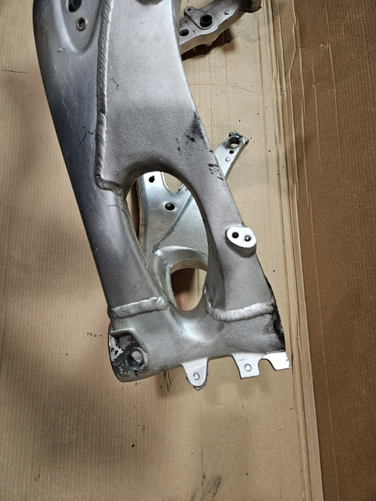 99-02 1999 2001 Yamaha Yzf R6 Main Frame Chassis 100% Ready To Use! Straight