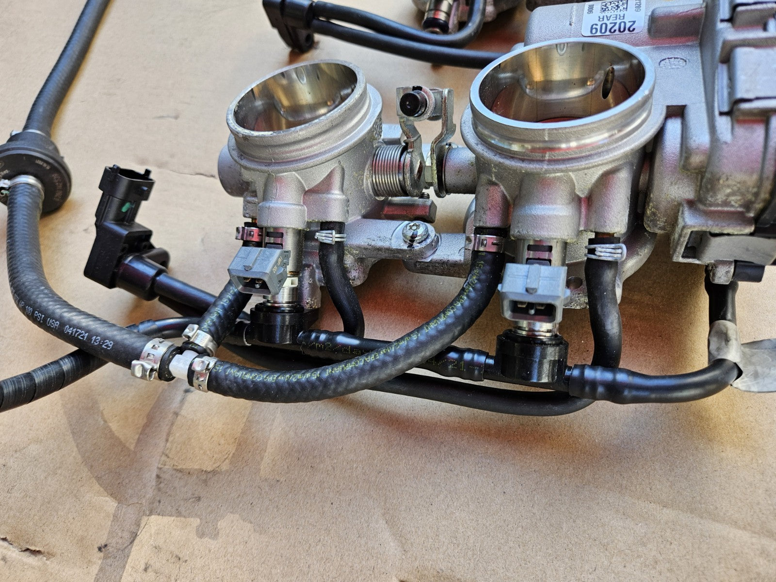 Aprilia RSV4 1100 V4 21+ 2022 OEM Front & Rear Throttle Bodies Body Intake TPS