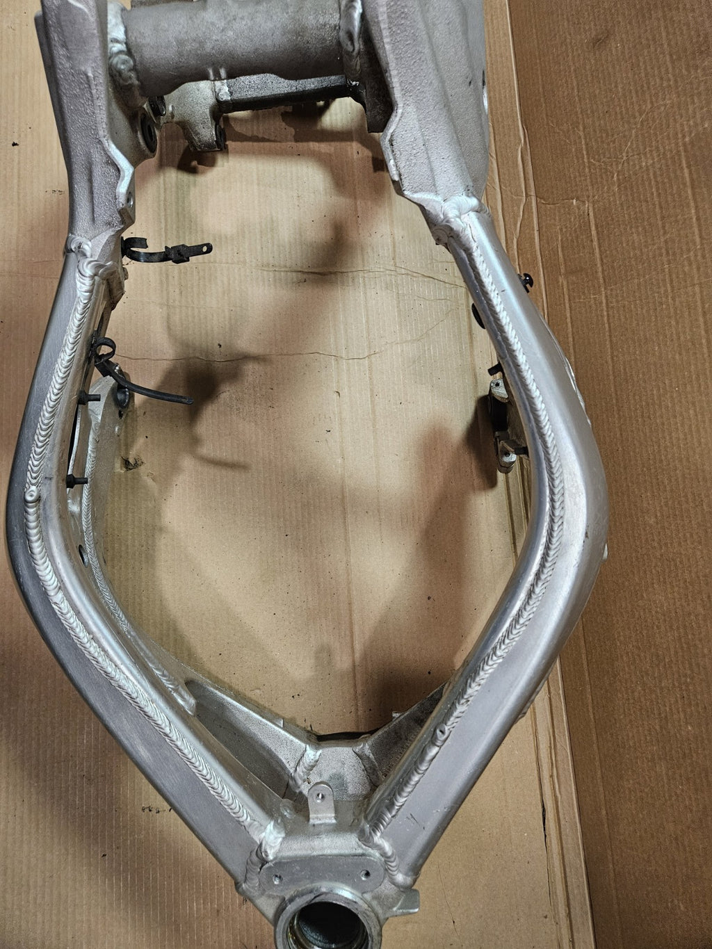 99-02 1999 2001 Yamaha Yzf R6 Main Frame Chassis 100% Ready To Use! Straight