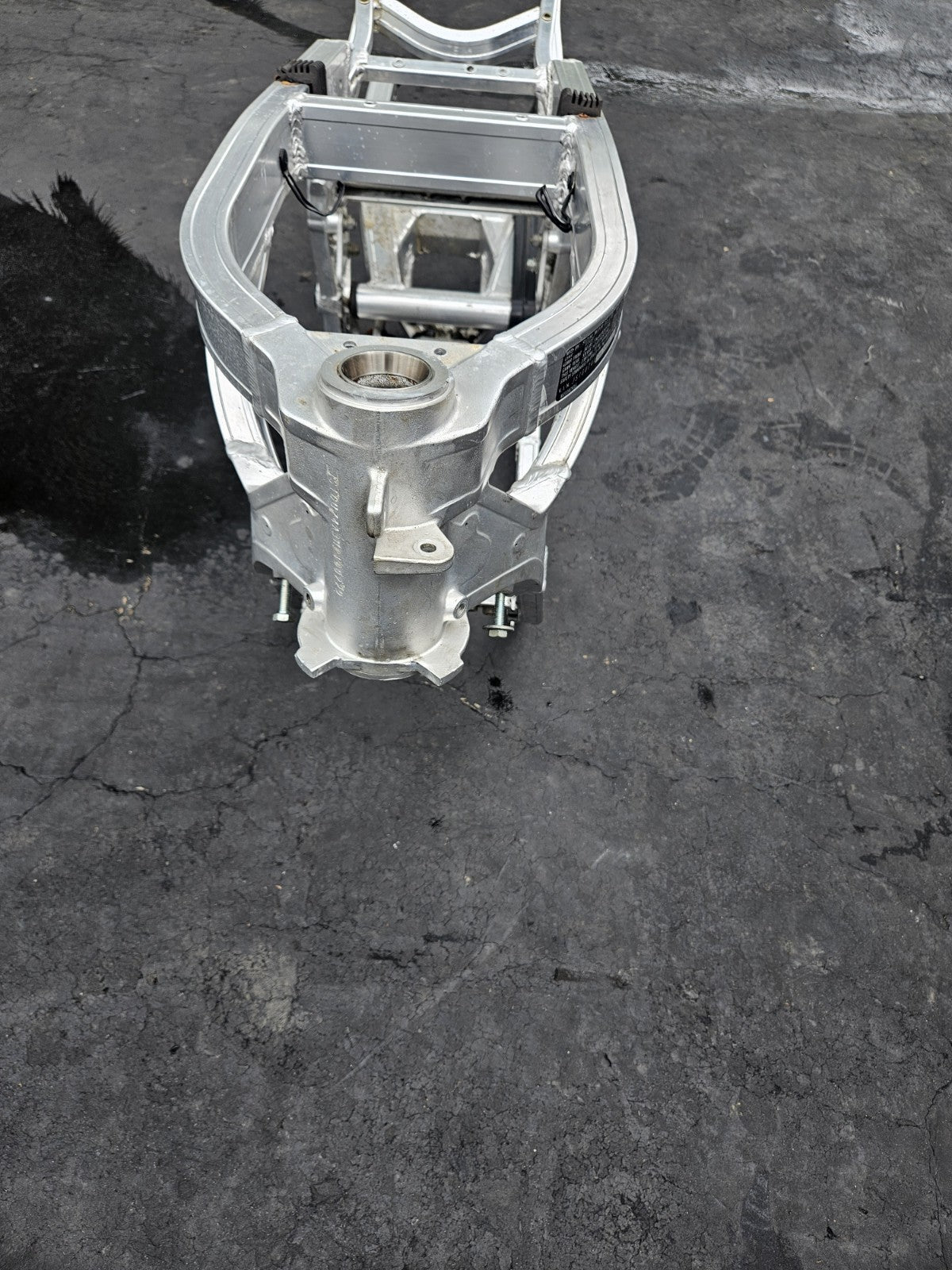 1987 SUZUKI GSXR 1100 OEM STRAIGHT MAIN FRAME CHASSIS STRAIGHT W PAPERS