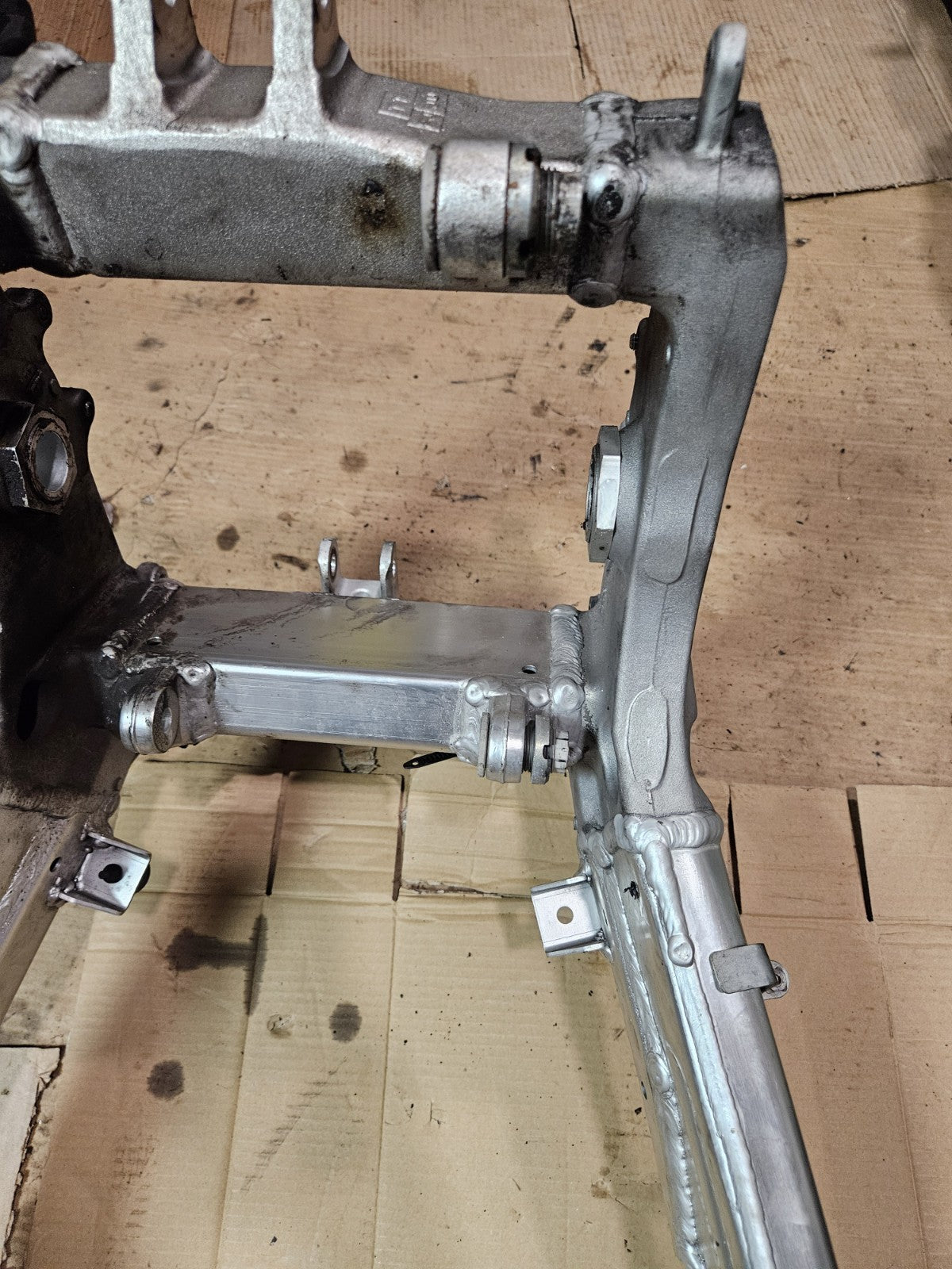 2003 SUZUKI GSXR 750 FRAME CHASSIS With Papers CLEAN