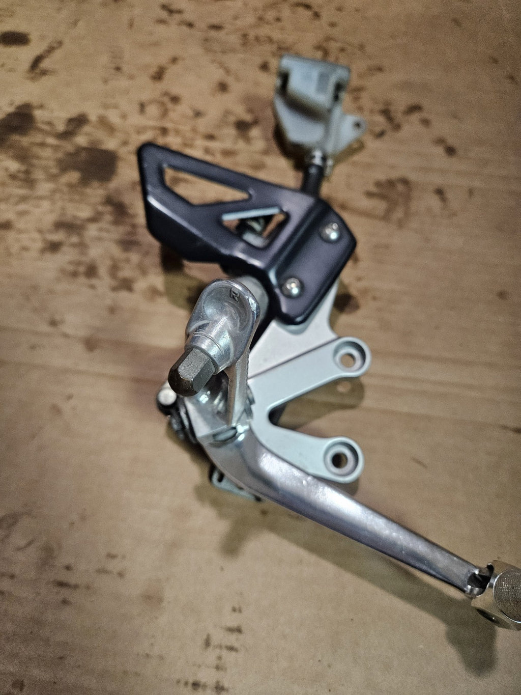 01-03 Suzuki GSXR600 GSXR750 K1-K3 Genuine OEM Right Rearset Footpeg Brake Pedal