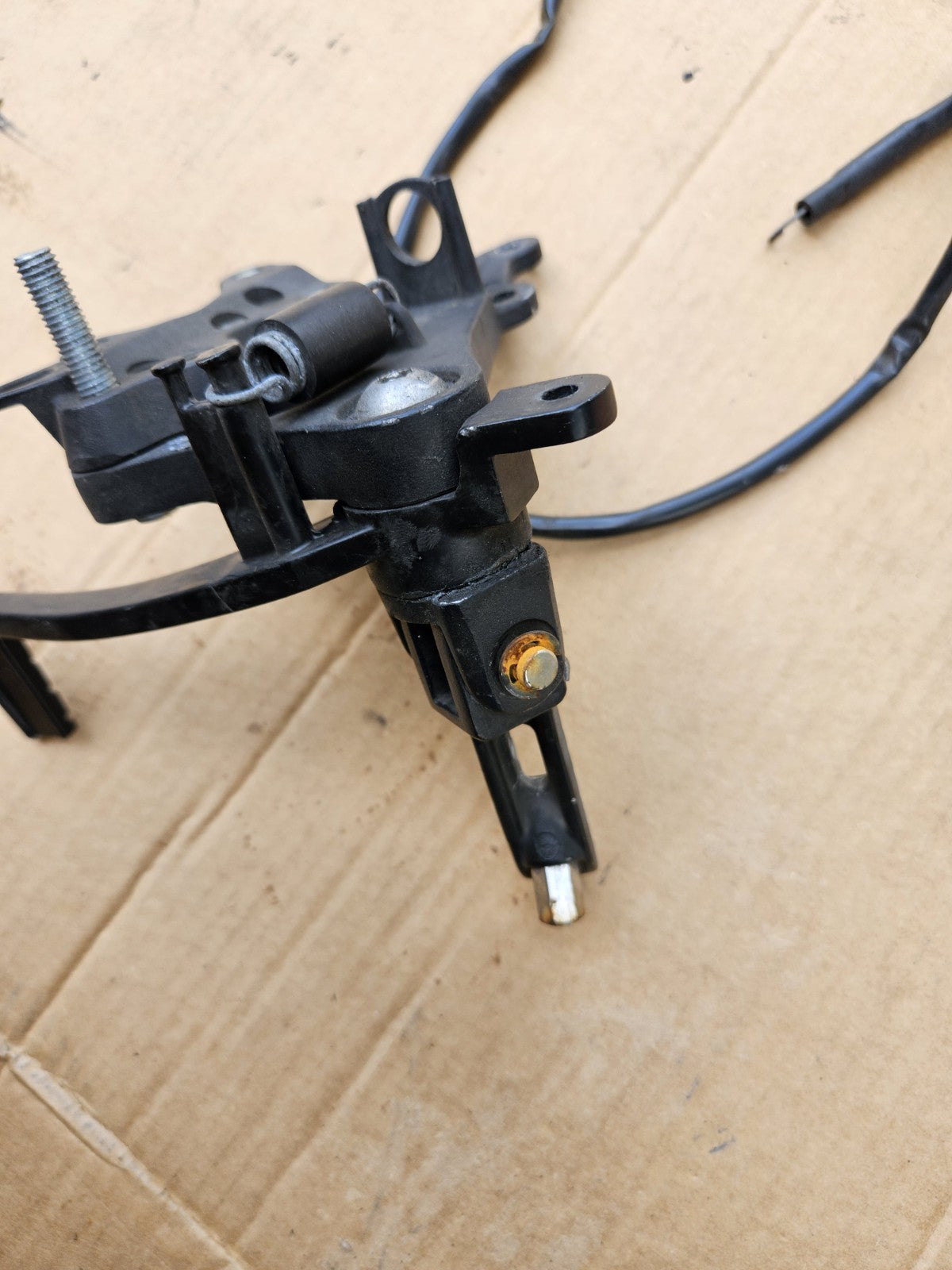 Suzuki GSXR 1000 2015-2016 RH Rear Set Foot Rest Peg Complete OEM 43541-47H10