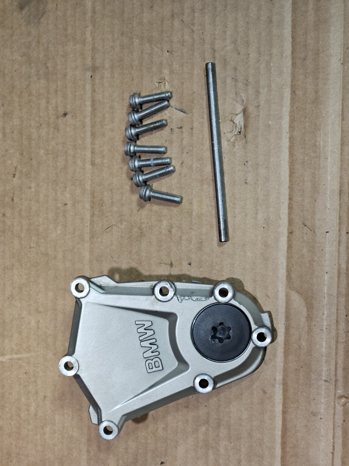 09 10 11 12 13 14 15 16 17 BMW S1000RR ENGINE MOTOR CRANK OEM TIMING CHAIN COVER