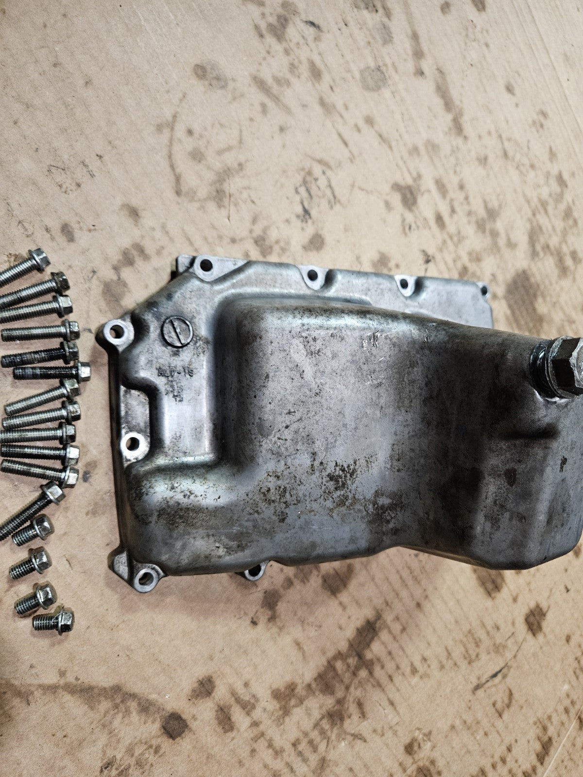 2015 12-16 Suzuki GSXR 1000 GSXR1000 Oil Pan Sump Engine Belly Cover Lower Motor